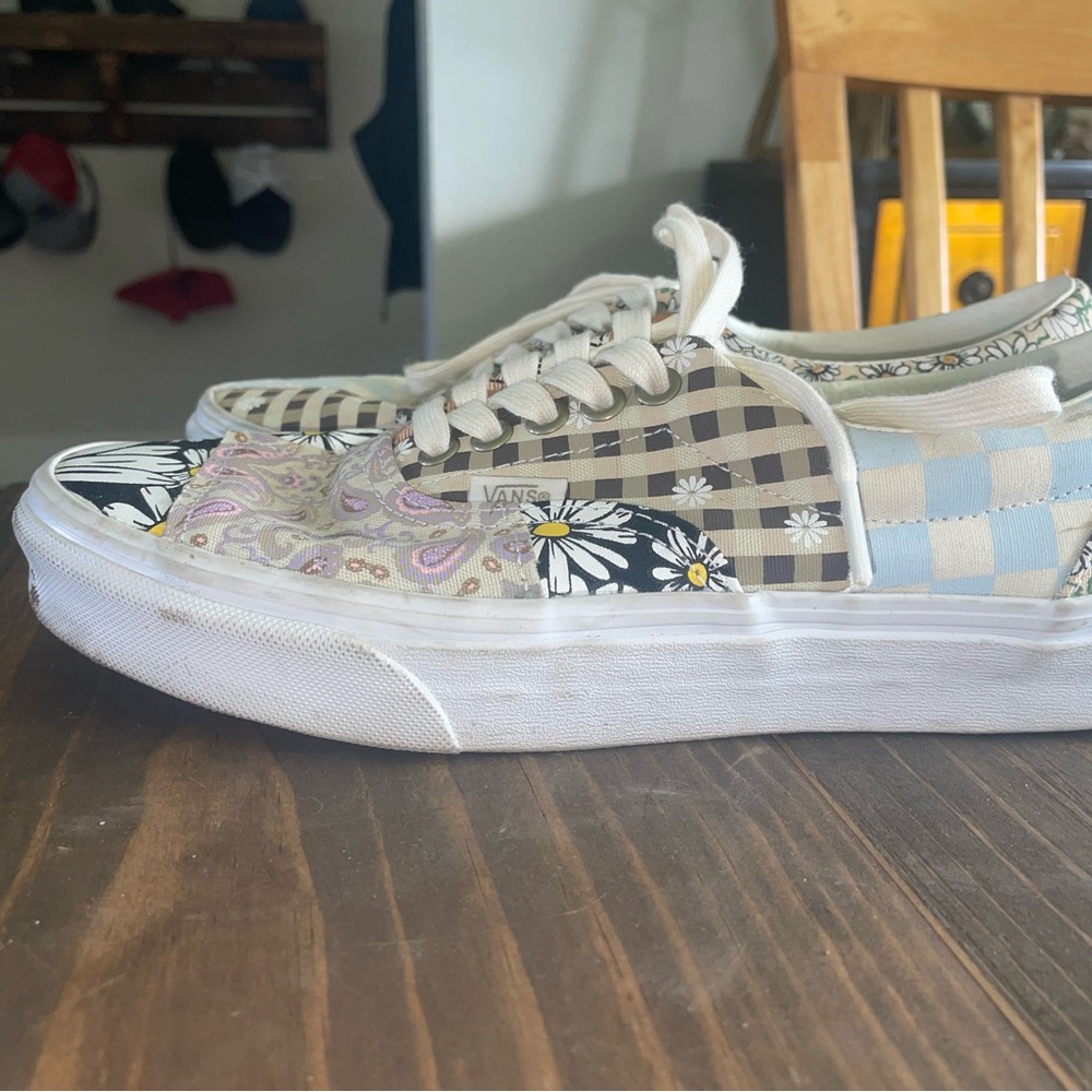 Floral vans - Picture 3 of 5
